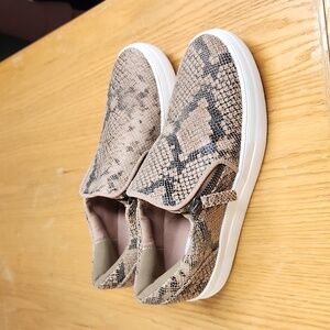 Very G from Buckle snake slip ons sz 8